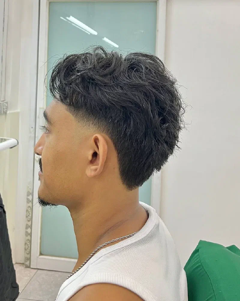 Tapper style for Idol singer